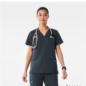 Figs set in dark harbor (small)